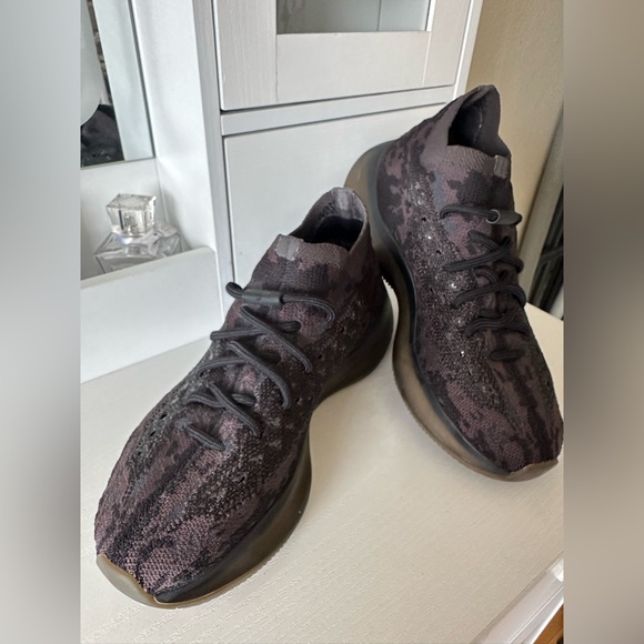 Yeezy Women's Black and Brown Trainers - Picture 1 of 4